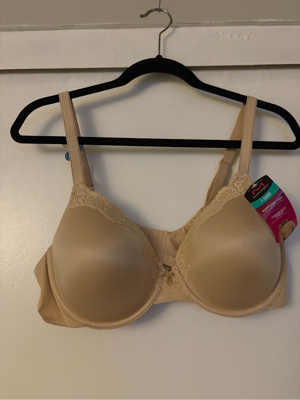 Seamless Nude T-Shirt Bra with Lace Accents